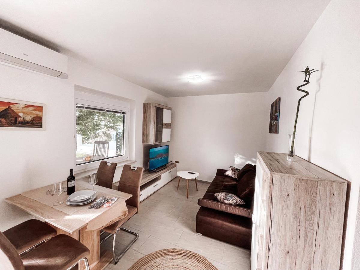 Riad Apartments Zgornje Skofije ภายนอก รูปภาพ
